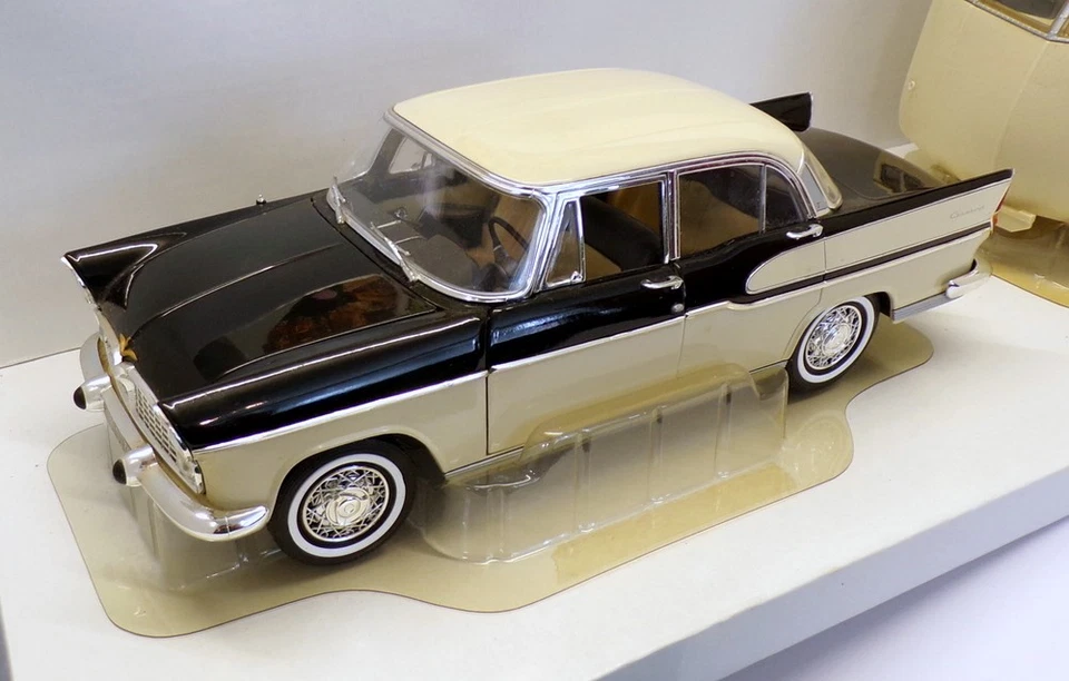 Norev 1/18 Scale 185724 - Simca Chambord & Caravan - Brown/Beige - Image 2 of 4