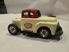 SSS JAPAN MID-CENTURY TIN FRICTION TOY TRUCK. RED / WHITE CAB. 