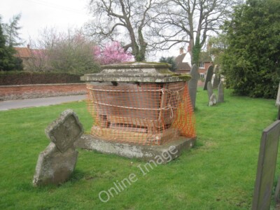 Photo 6x4 All trussed up Hawksworth/SK7543 A tomb in the churchyard at H c2011