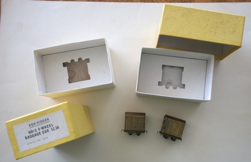 2 Vintage Ken Kidder Brass HOn3 4-Wheel Baggage Cars in Original Boxes
