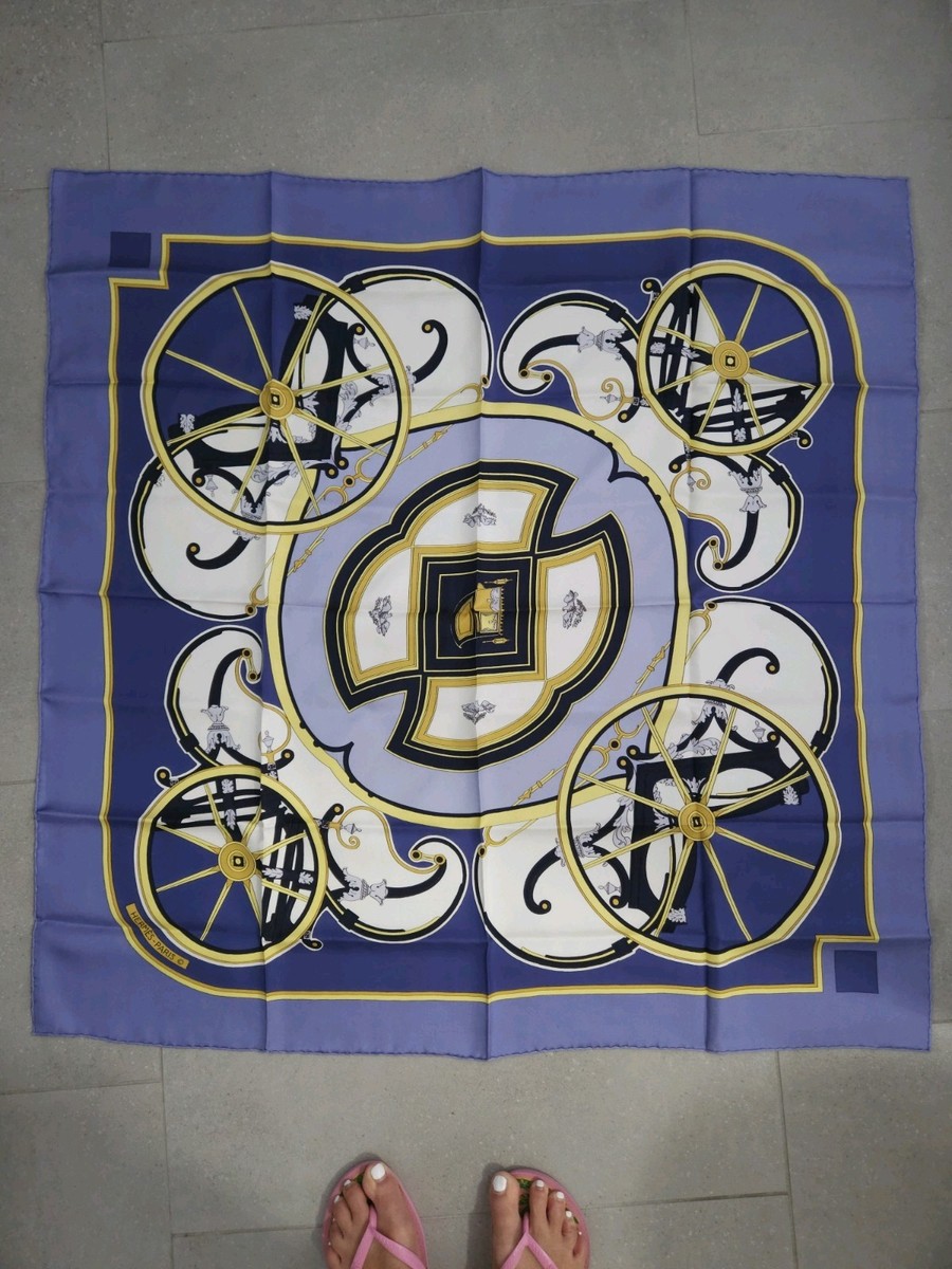 Hermes gorgeous blue silk scarf 90X90 cm authentic made in France