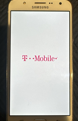 Samsung Galaxy J7 SM-J700T -16 GB -WHITE Smartphone POWERS UP SCREEN SMALL CRACK