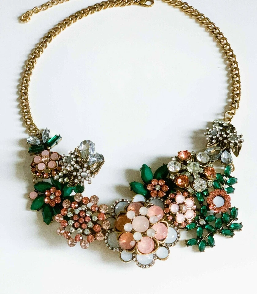 Collar exquisito de diamantes de imitación verde y rosa Foto 2 de 4