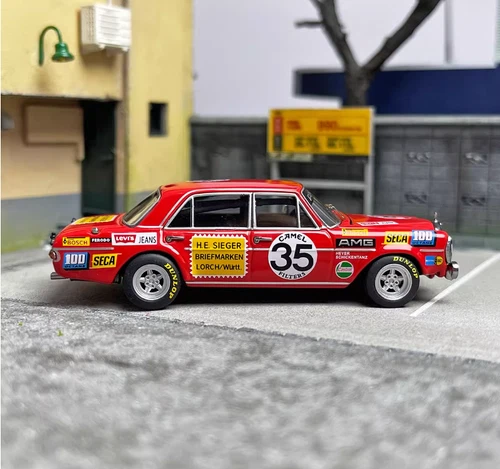 Liberty 64 1:64 300 SEL Mercedes-Benz Red Pig No.35 Automodell Deluxe Edition - Bild 7 von 10