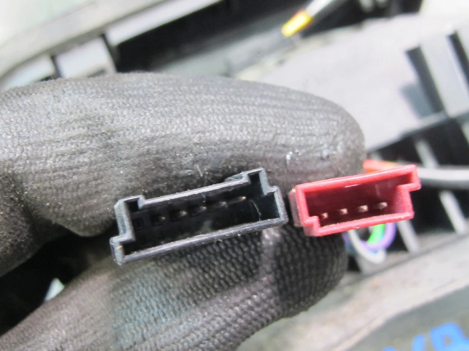 2001 BMW E46 330ci A/T AUTOMATIC TRANSMISSION GEAR SHIFTER W CABLE & KNOB OEM - Image 4 of 4