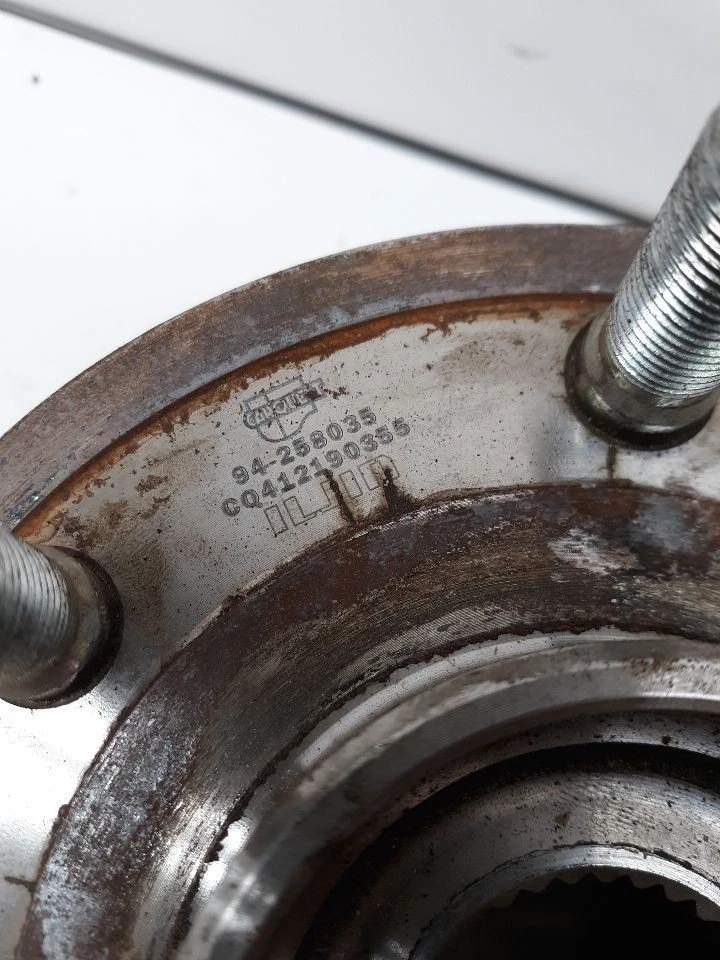 Cubo dianteiro AWD compatível com 07-14 ESCALADE 82205 - Imagem 2 de 4