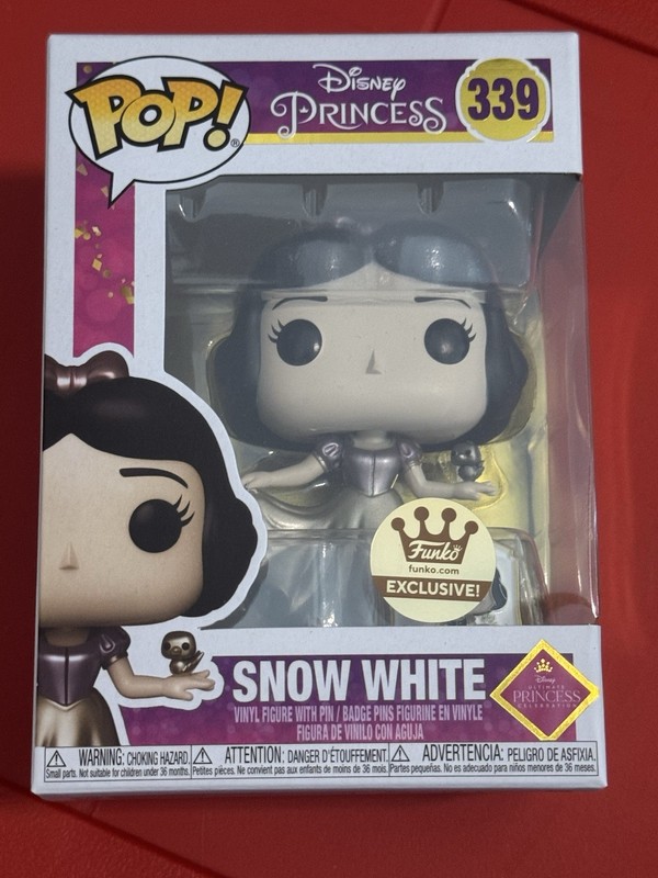 New Funko Pop Disney Princess Snow White Gold with Pin #339 Funko Shop Exclusive