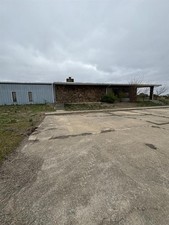 16000 SF John Deere Building 3.1 Acre 13 Offices Near Hwy 44 Trucking Internet &
