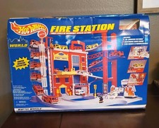 1997 Hot Wheels World Fire Station Playset Three Levels Emergency Resque #19309