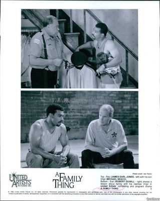 1996 Robert Duvall James Earl Jones Michael Beach Family Thing Movie Photo 8x10