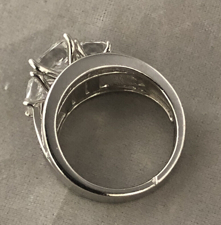 Gorgeous Ladies Sterling Silver Large CZ Ring Siz… - image 8