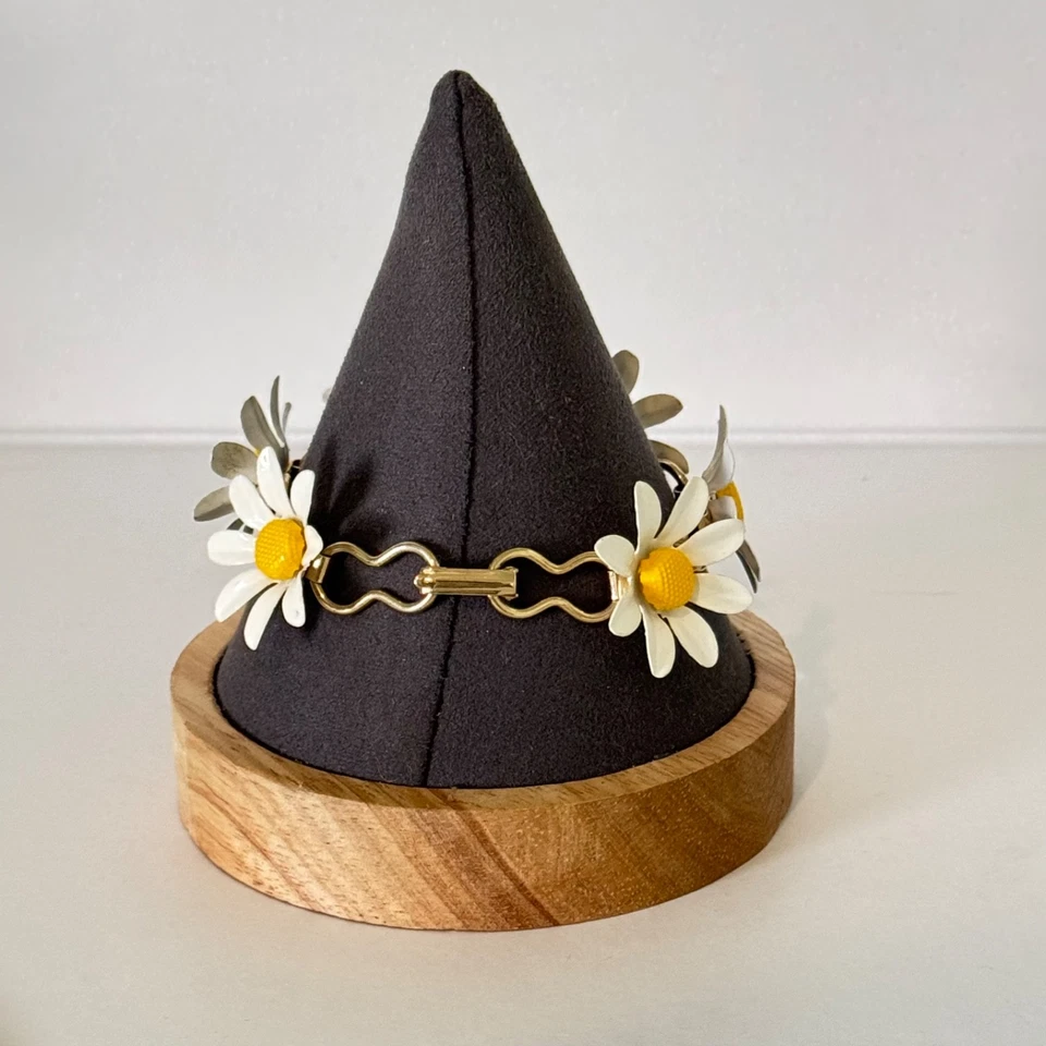 Pulsera Cadena Margarita Esmalte Flores Blancas Tono Dorado Foto 4 de 4