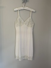 Vtg Vassarette Off White Nylon Full Slip Lace Trim Women  s Size 36 Lingerie EUC