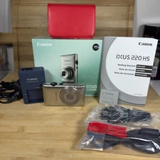 Canon IXUS 220HS Digital Camera 12.1 MP, 5x Zoom Original Box Excellent Cond
