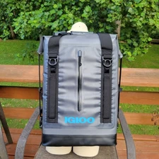 Igloo Cooler Igloo Waterproof Wade Welded Cooler Backpack 13qt Roll Top Excellen