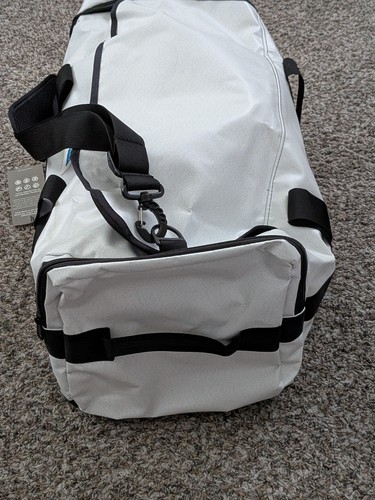 Rareform Duffel Bag - California Weekender Billboard Vinyl NWT American Express - Picture 7 of 15