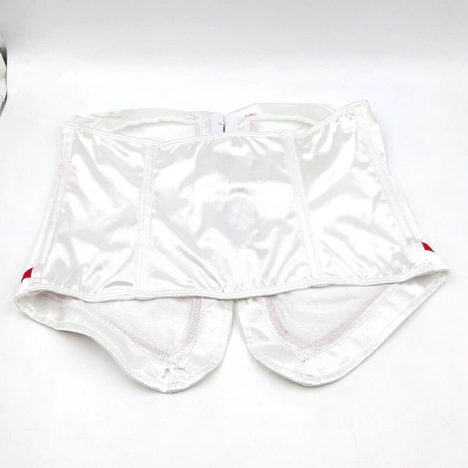Elegante Momentos Para Mujer 38 3 Piezas Conjunto Sujetador Corsé y Botín Pantalones Cortos Blanco Rojo Bonito Nuevo Foto 4 de 4