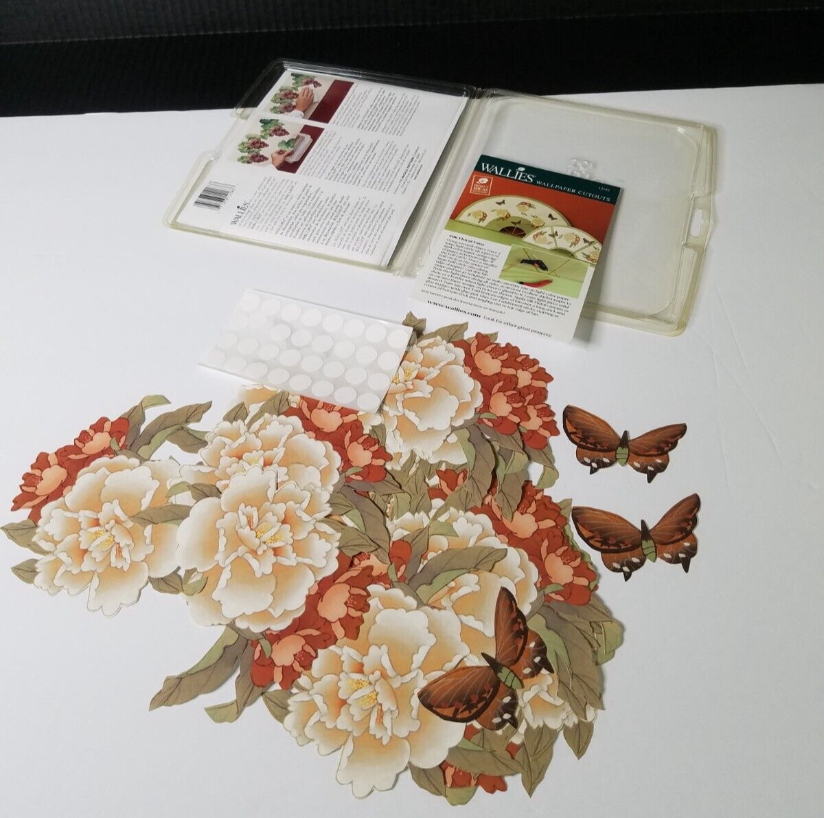 Wallies Wallpaper Cutouts Silk Floral & Butterfly Pattern 12183 Contents 25 New