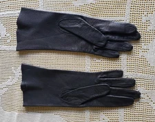 Woman's Pair of Vintage Italian Leather Gloves