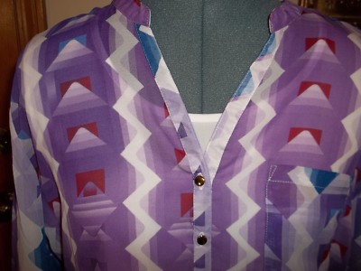 Blouse Transparente Salon Studio Avec Débardeur Blanc Intégré - Taille M - Motif Géométrique Violet/bleu - Neuf