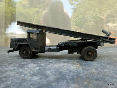 SOLIDO militaire, la fusée du camion unic sahara lance