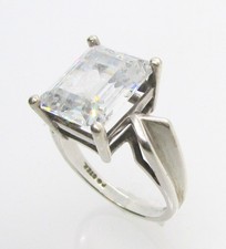 925 STERLING SILVER EMERALD CUT CUBIC ZIRCONIA SOLITAIRE RING SIZE 8  7.1G