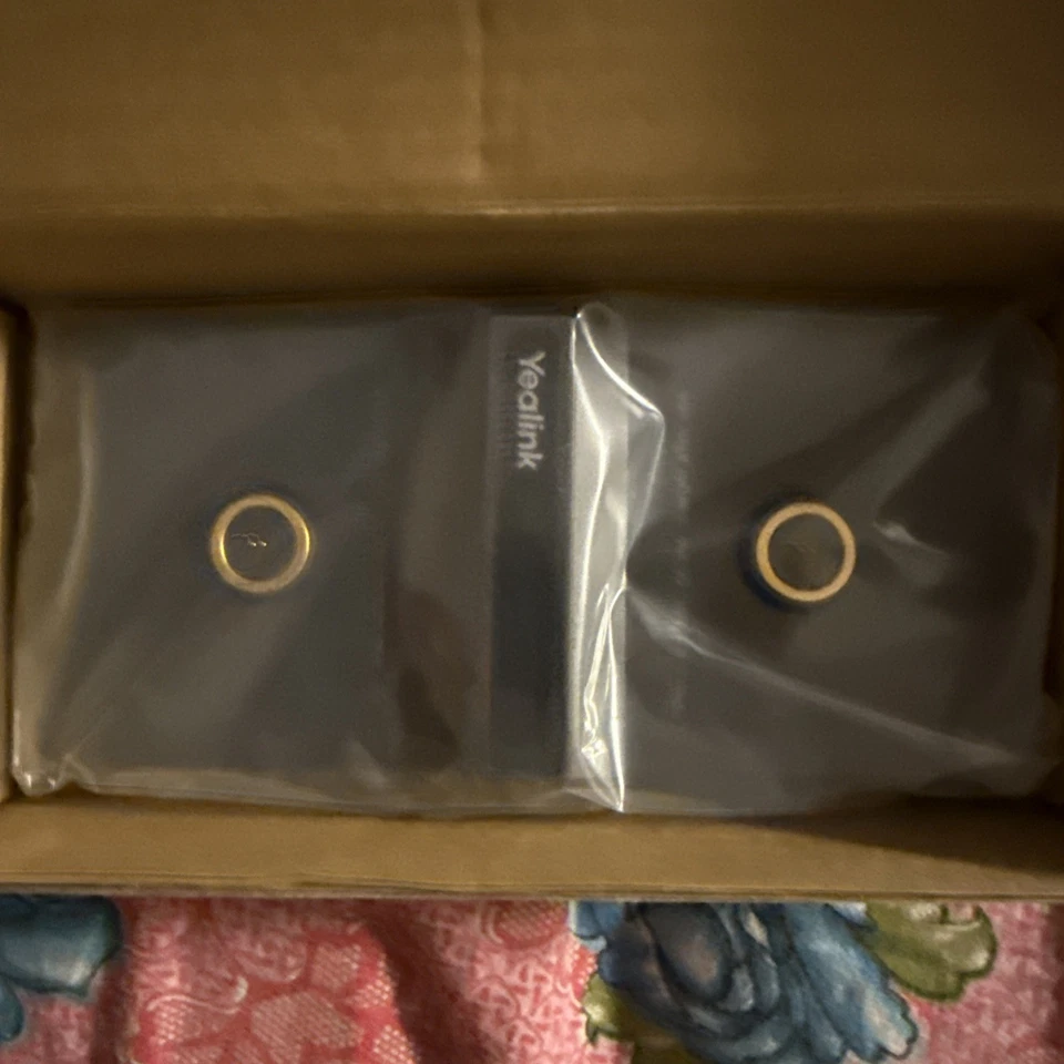 Yealink CPW90 Wireless Microphone with DD10 DECT Dongle CPW90+DD10  - Image 4 of 4