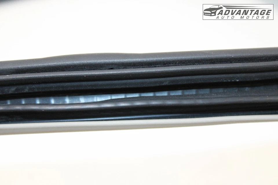 2014-2019 CADILLAC CTS FRONT RIGHT PASSENGER DOOR WEATHERSTRIP RUBBER SEAL OEM - Image 3 of 4