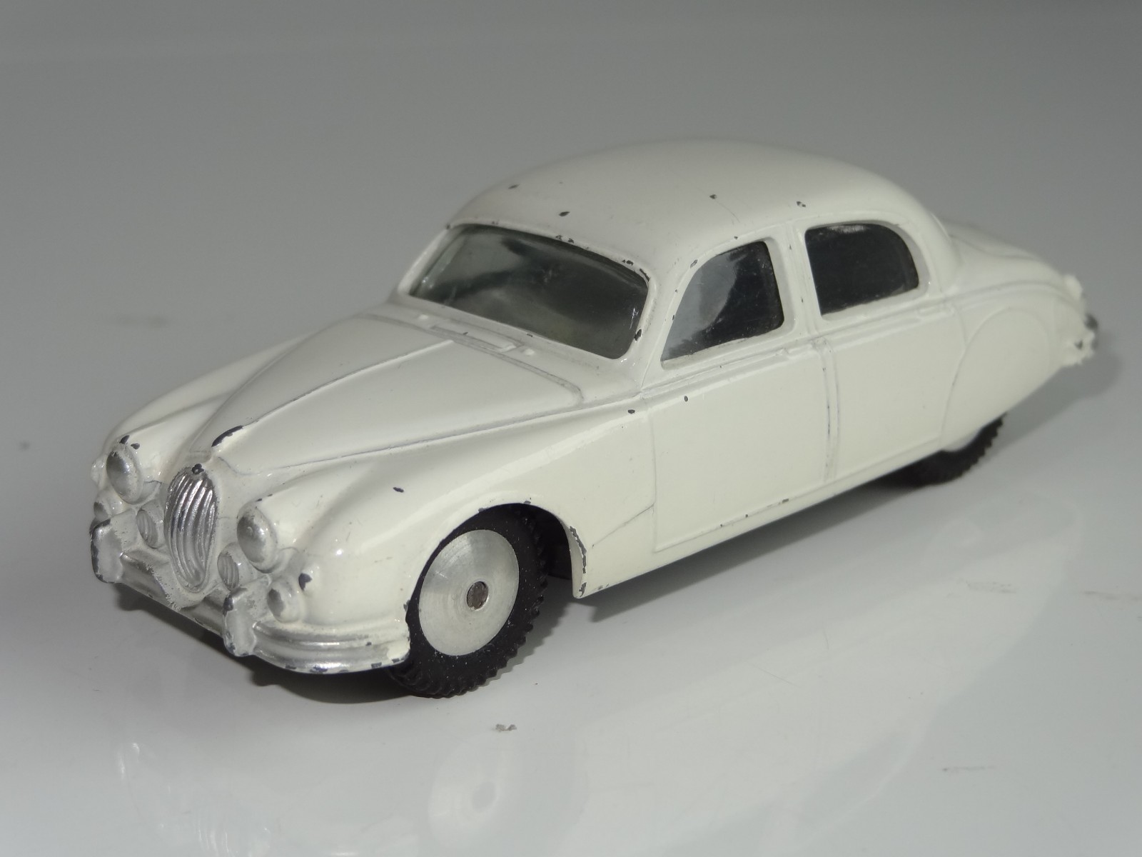 Corgi 208s, Jaguar Saloon - Free Price Guide & Review