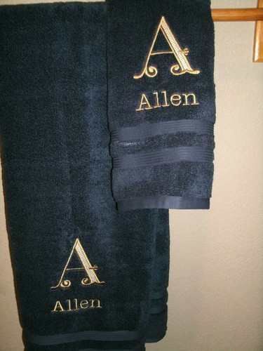 Monogramm viktorianischer Buchstabe personalisiert 2 Badetücher Set jede Farbe - Bild 2 von 3