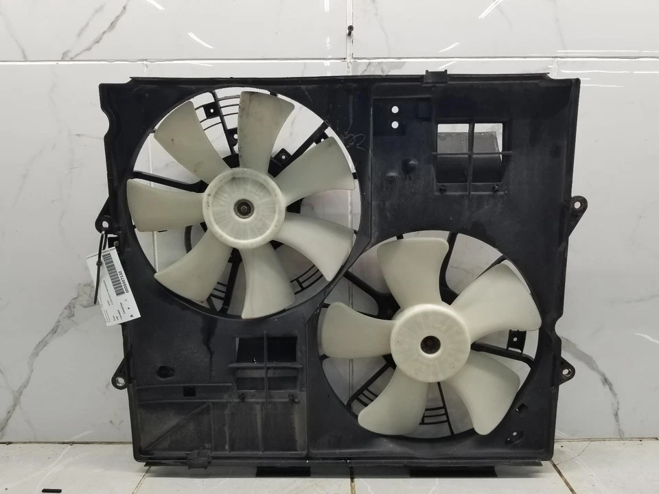 Cadillac CTS 2008 conjunto de ventilador de refrigeración del motor con motor #007132 Foto 3 de 4