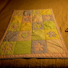 Handmade baby quilt hearts and flowers applique 41" x 32"