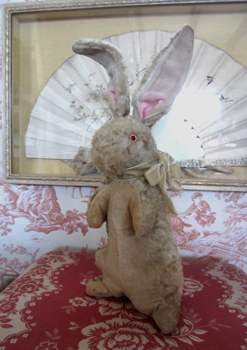 SO CHARMING OLD STRAW-STUFFED MOHAIR RABBIT, PINK GLASS EYES 16", 1920'S-30'S.