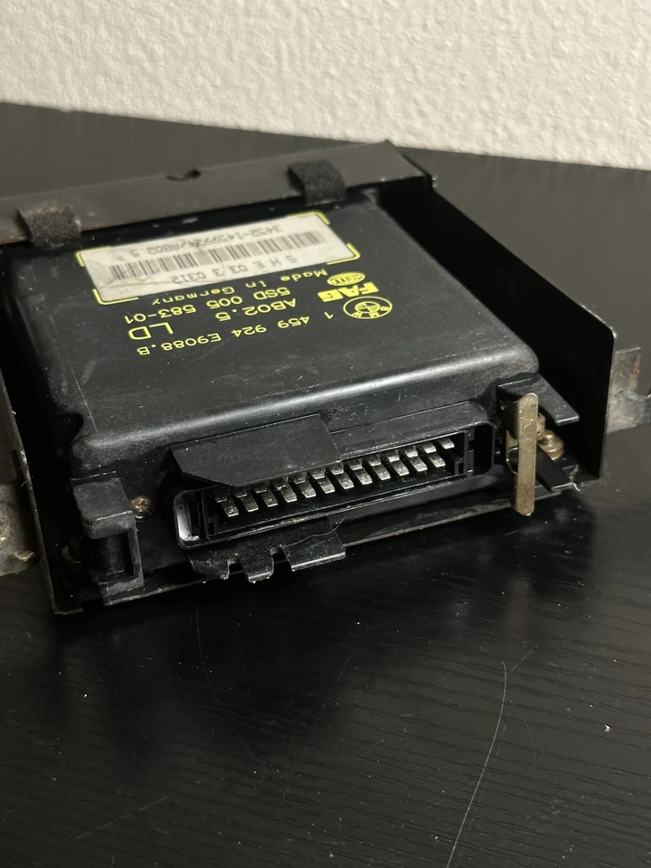 Unidade de controle ABS 34521459924 BMW K1 K100 K1100 RS/LT - Testado AB02.5 ECM ECU - Imagem 2 de 3