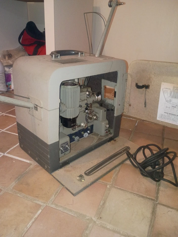 投影仪 复古 工作 BELL & HOWELL Filmsound # 202 16 毫米 投影仪 带放大器 — 第 2/4 张图片