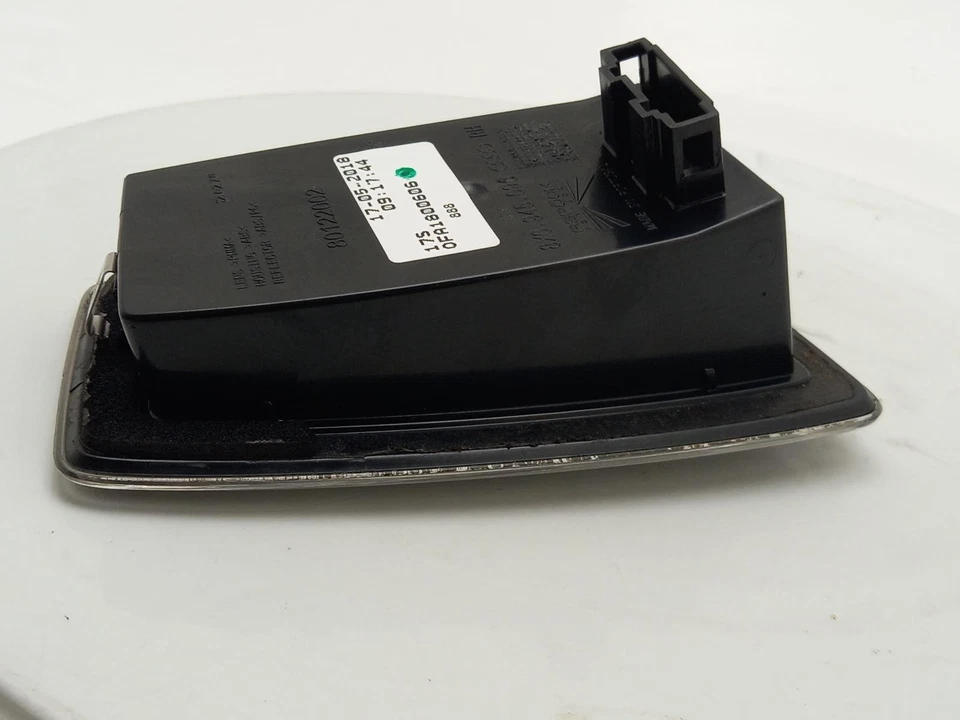 Luz trasera AUDI A1 O/S 2015-2018 3 puertas hatchback derecha 8X0945094D  Foto 4 de 4