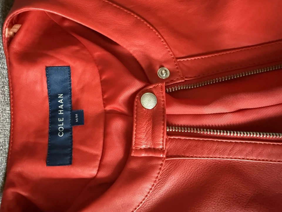 Chaqueta de cuero roja para mujer Cole Haan talla M Foto 2 de 4
