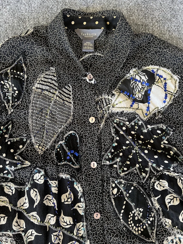 Blusa Van Heusen para mujer grande de colección negra beige gris transparente con botones caprichoso  Foto 3 de 4