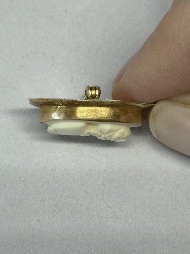 Spilla vittoriana oro 10 kt conchiglia intagliata cammeo cornice incisa vintage antica - Foto 9 di 23
