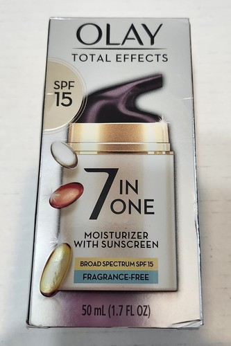 Lozione Idratante Viso SPF 30 di Olay Effetti Totali per Pelle Secca Antietà - Foto 3 di 13