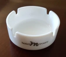 HOTEL MERCURE-VINTAGE ROUND MILK GLASS ASHTRAY-MADE IN FRANCE-3.25" DIAMETER