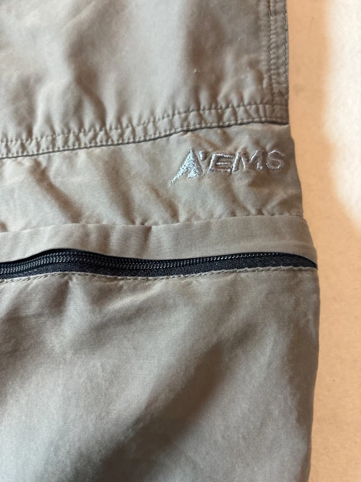 Eastern Mountain Sports Mens Convertible Cargo Pants Size 32x34 Khaki - Image 3 of 4