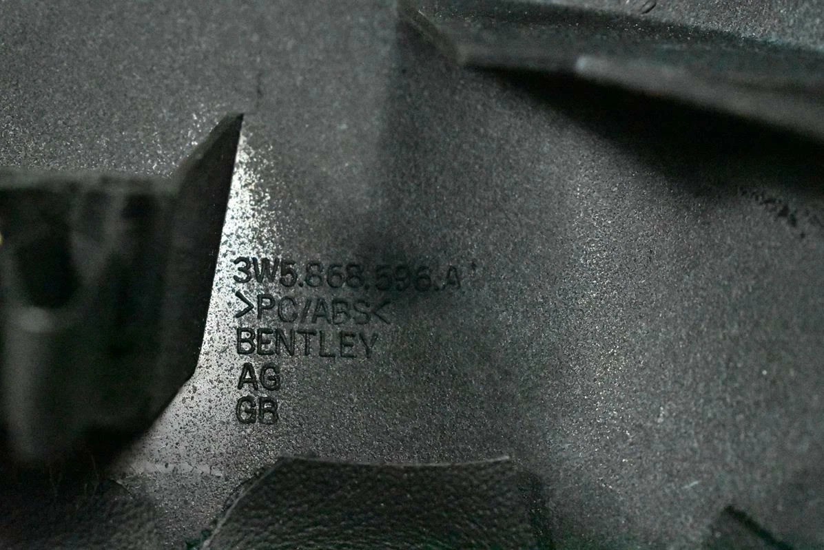 Bentley Continental Flying Spur 2006-2012 Rear Right Pillar cover