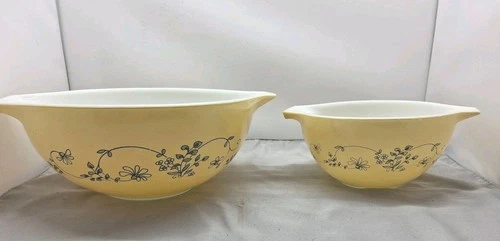 Lot 2 Vintage PYREX 441 & 443 Shenandoah Nesting Cinderella Mixing Bowls Yellow