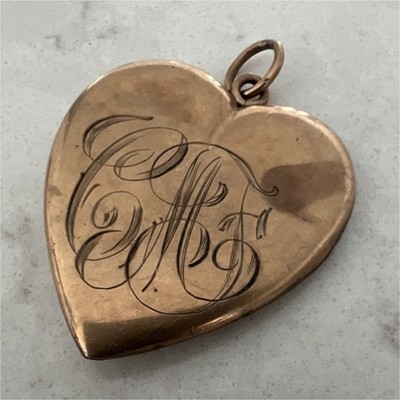 Heart Shaped Gold Pendant Engraved Love Theme Customized Vintage Style