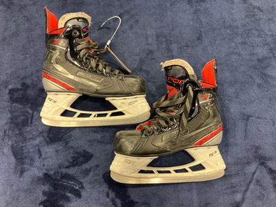 Junior Bauer Vapor X2.5 Hockey Skates Regular Width Size 2 (Used)
