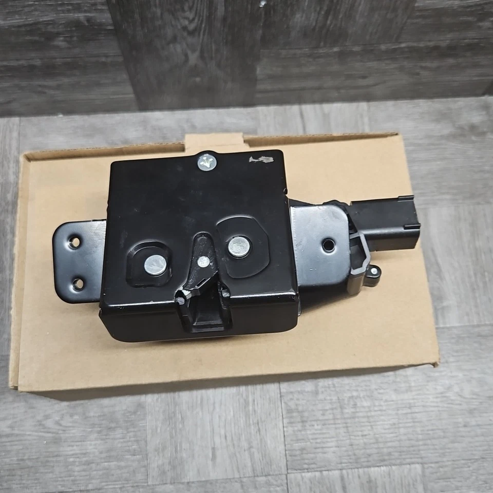 Actuador de bloqueo de puerta levadiza BWD DLA1740 para Chevy Yukon Suburban Chevrolet Equinox Foto 3 de 4