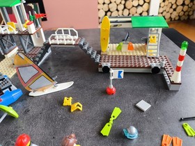 LEGO CITY 4644 THE INCOMPLETE MARINA FOR PARTS VGC
