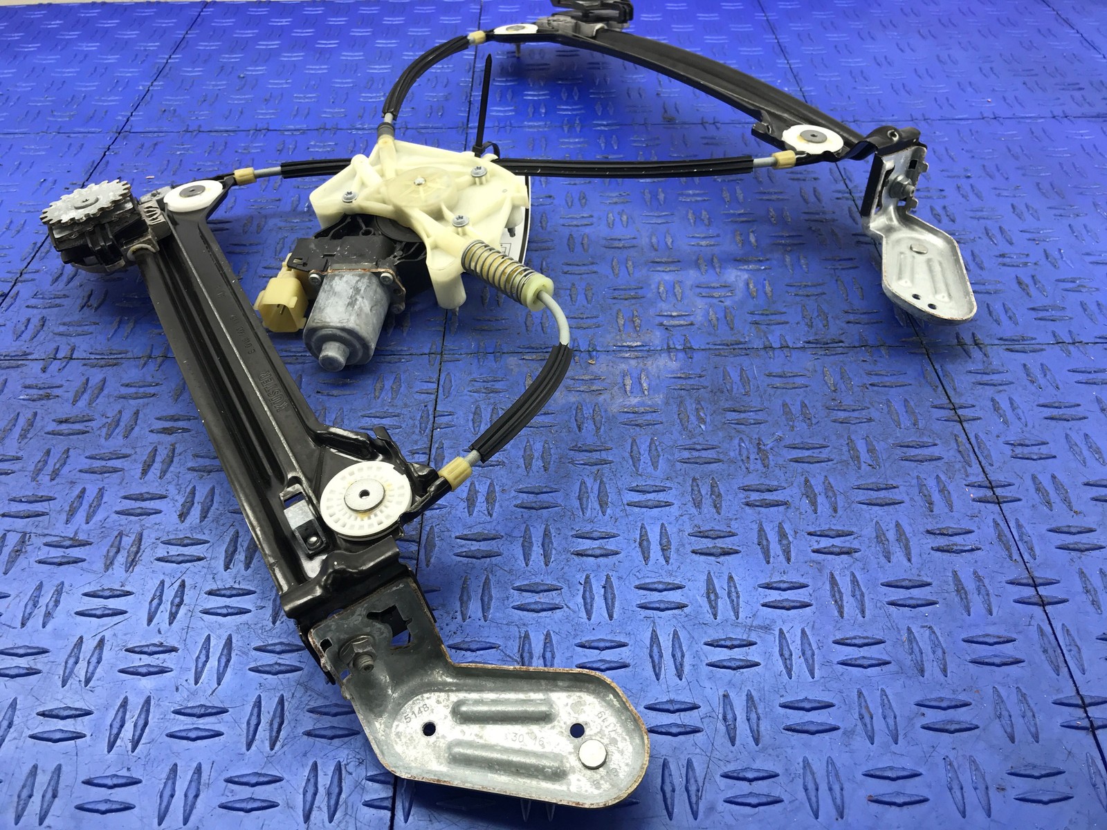 2014-2021 MASERATI QUATTROPORTE REAR LEFT DOOR WINDOW GLASS REGULATOR W/MOTOR