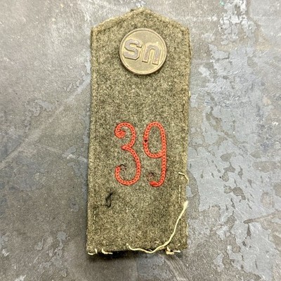 Original WW1 German Shoulder Strap Feldgrau 39th Regiment W Collar Disc BBack